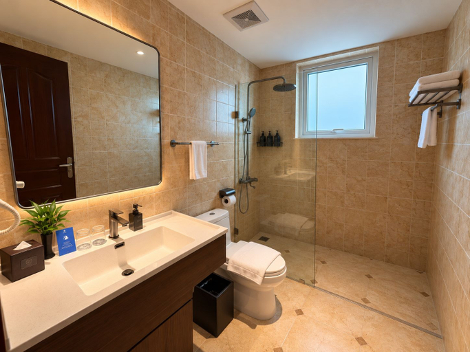 Bathroom 5, TUI SUNEO Olympia Phnom Penh, Phnom Penh