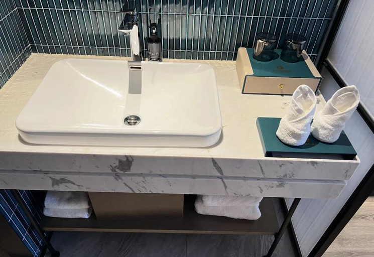 Bathroom 4, Hanchuan Baiyun International Hotel, Xiaogan