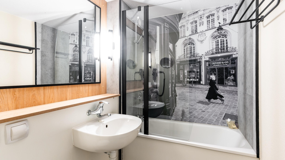 Bathroom 4, Campanile NATURE - Thionville Yutz, Moselle