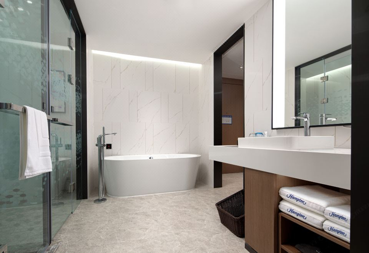 Bathroom 3, Hilton by Hampton Chengdu North Railway Station, Chengdu