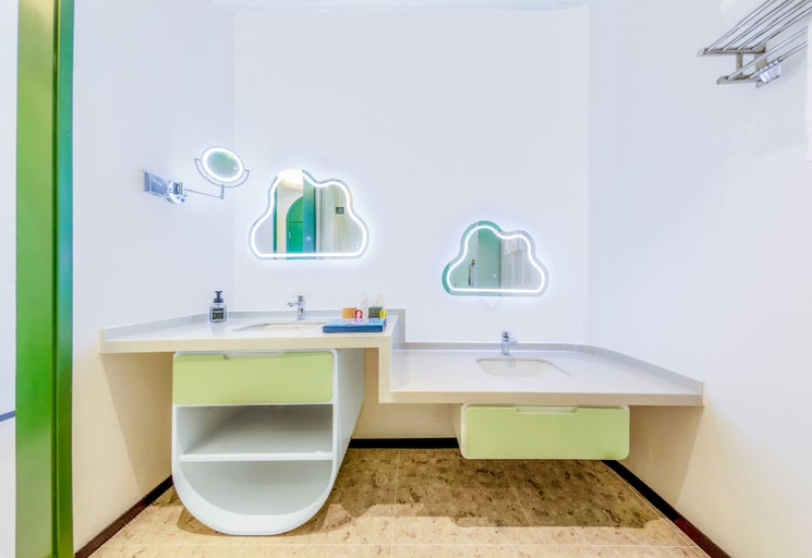 Bathroom 3, Phoenix Tree Hotel (Zhuhai Hengqin Port), Macao