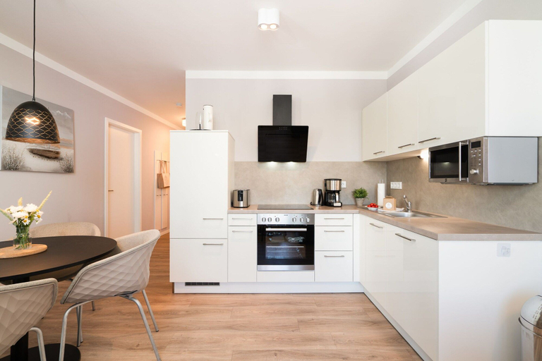 Private kitchen 4, Modern Holiday Apartment With Sunny Loggia, Lübeck
