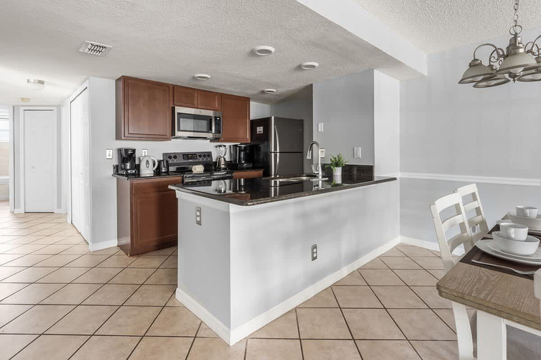 Private kitchen 2, 3BR Condo Near Disney Somerset Resort, Osceola