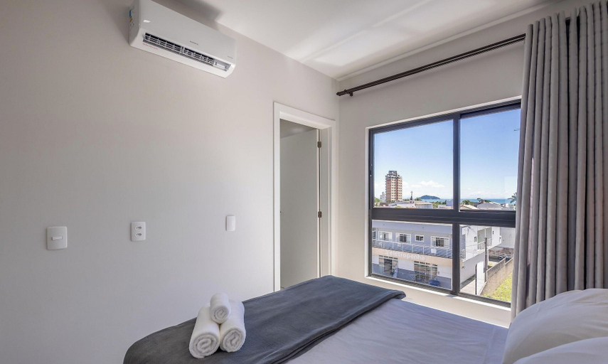 Room, Apt 650m fr/ Beto Carrero in Cond w/ Pool Lav0401, Penha