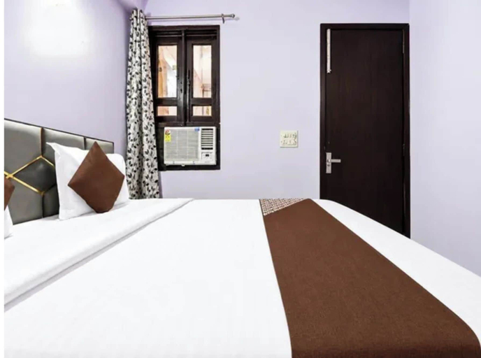 Room 4, FabHotel Signature Express, Delhi