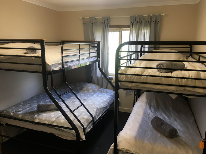 Room 2, Coonawarra Bush Holiday Park, Wattle Range - East