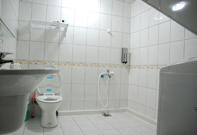Bathroom 3, Lucky Bear Guesthouse, Penghu