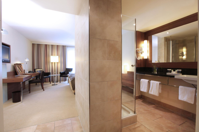 Bathroom 5, Lindner Hotel Hamburg Am Michel, part of JdV by Hyatt, Hamburg