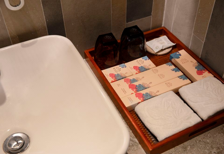 Bathroom 4, Huangshan Lotus Hot Spring Hotel, Huangshan