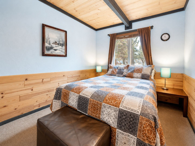 Bedroom 2, Sugar Shack, San Bernardino