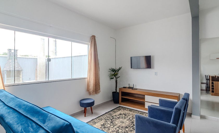 Living area, 1BR House w/ BBQ & Garage in Penha Jcs0004, Penha
