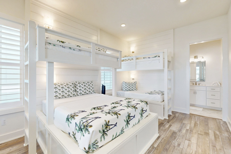 Room 2, Palmilla Beach Resort-172 Sunrise Avenue, Nueces