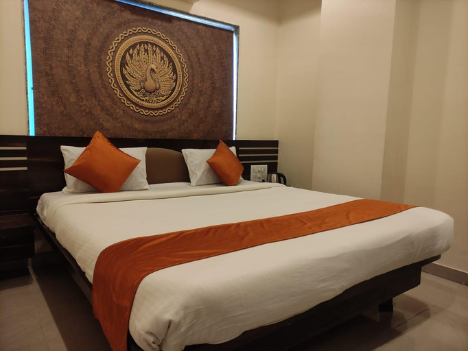 Bedroom 3, Hotel Sai Mrinalini, Ahmadnagar