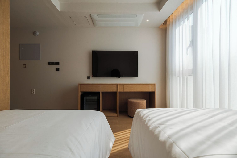 Room 4, Nori Hotel, Jung