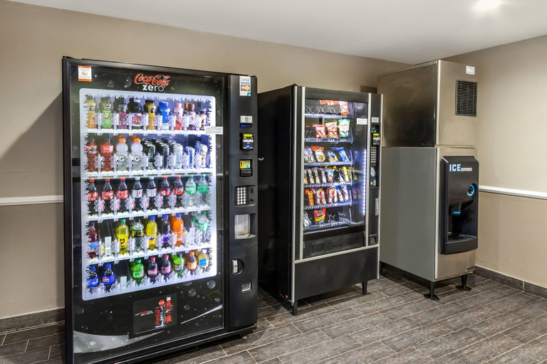 Food & Drinks 5, Comfort Inn & Suites North Charleston - Northwoods, Charleston