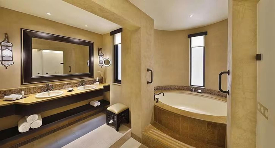 Bathroom 5, Qasr Al Sarab Desert Resort by Anantara