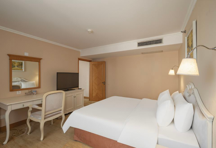 Bedroom 2, Air China Hotel Dalian, Dalian