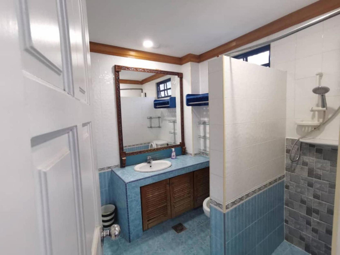 Bathroom 4, Seremban Grande Villa 163 by Vale Pine, Seremban