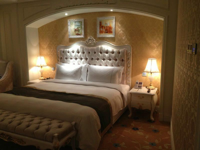 Bedroom 2, Luoding International Hotel, Yunfu