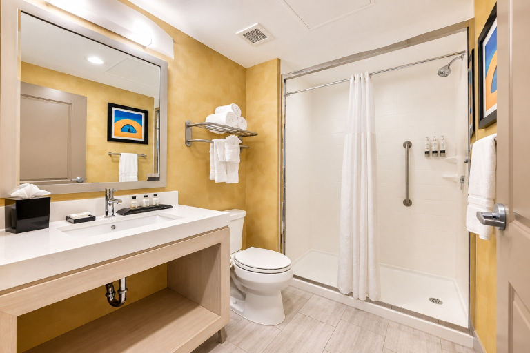 Bathroom 5, Hotel 1914 - Historic Alamo Riverwalk, an Ascend Collection Hotel, Bexar