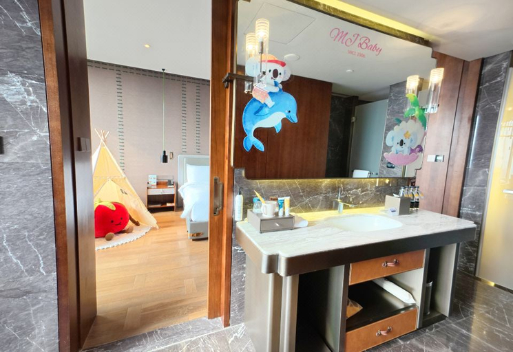 Bathroom 4, Golden Eagle International Hotel, Nanjing