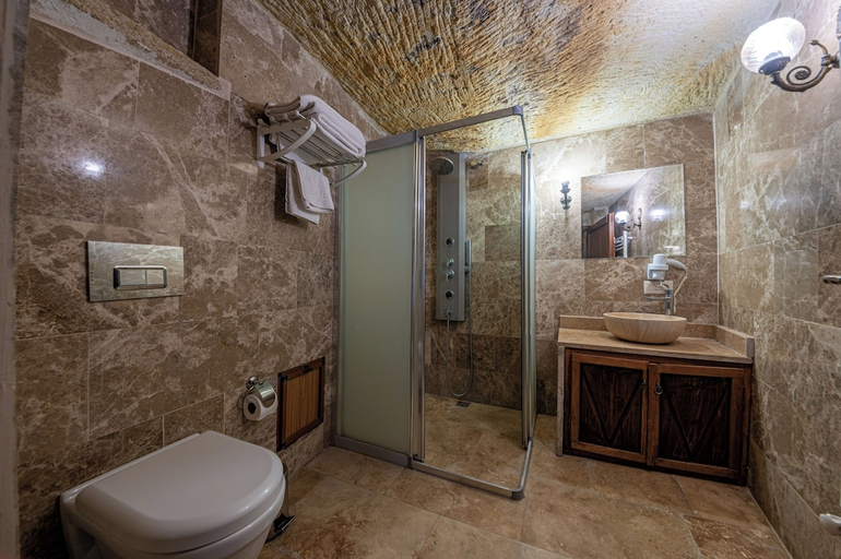 Bathroom 5, Kapalos Cave Hotel, Ürgüp
