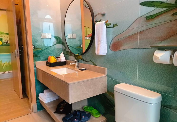 Bathroom 4, Cloud Nine Hot Spring, Huizhou