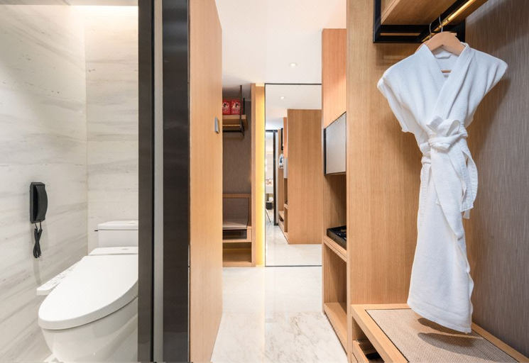 Bathroom 3, International Building Hotel, Shijiazhuang