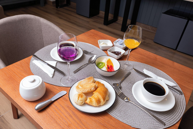 Breakfast buffet 4, O2 Hotel Bariloche, Bariloche