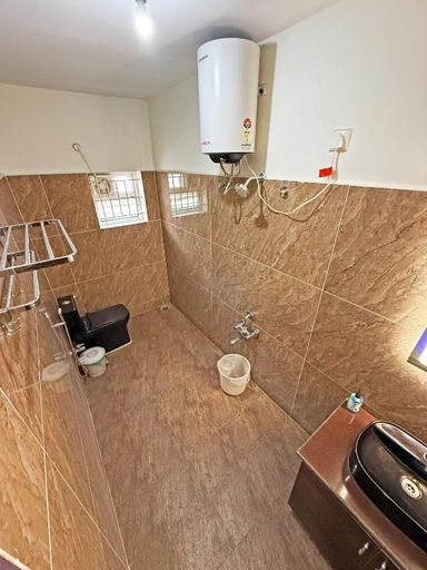 Bathroom 4, Hotel Fortune 36, Bangalore
