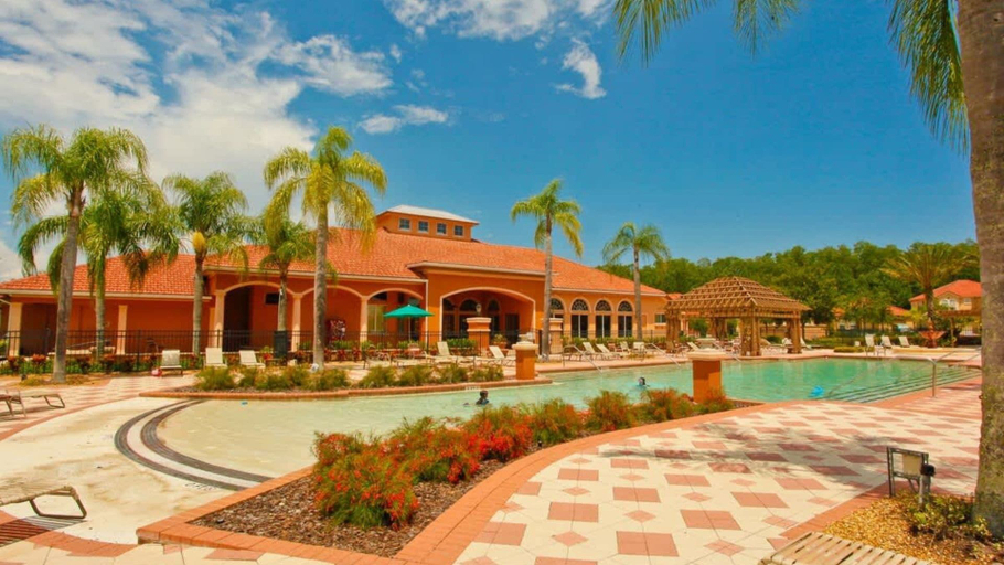 Pool 2, Lake-view Home at Bella Vida, 12 Min to Disney, Osceola