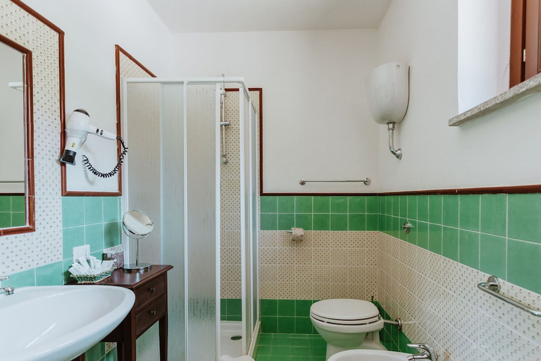 Bathroom 4, Vallicciola Nature Hotel, Olbia-Tempio