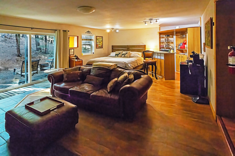 Others 5, Winterfell - No Hidden Fee; Dog OK; King Bed, Calaveras