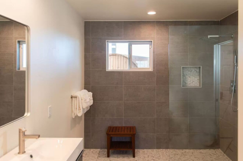 Bathroom 3, Joshua Tree El Oasis 3br Retreat For 6 Guests 3 Bedroom Home, San Bernardino