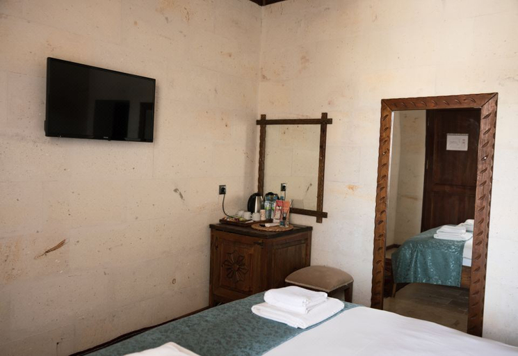 Bedroom 3, Göreme Stone Age Hotel, Nevşehir