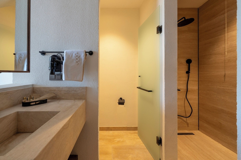 Bathroom 5, Joon Cunda, Ayvalık