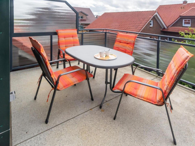Outdoor dining 5, Holiday Apartment With 2 Bedrooms, Wittmund