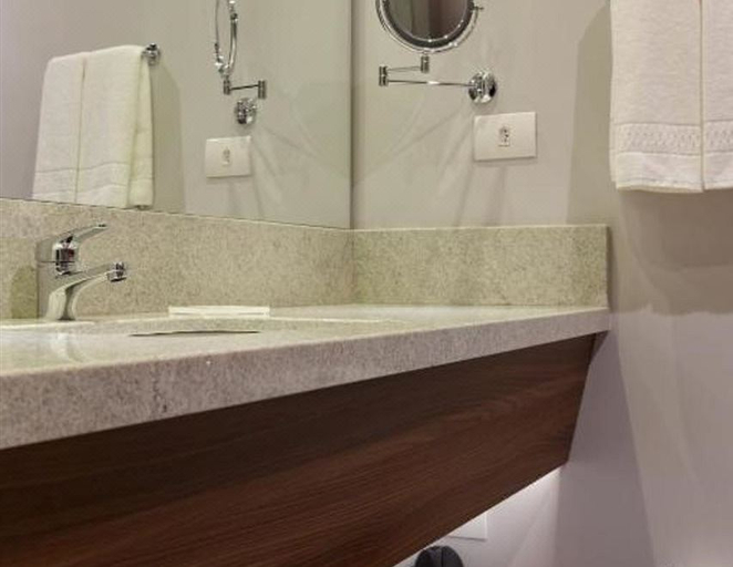 Bathroom 5, JL Hotel by Bourbon, Foz do Iguaçu