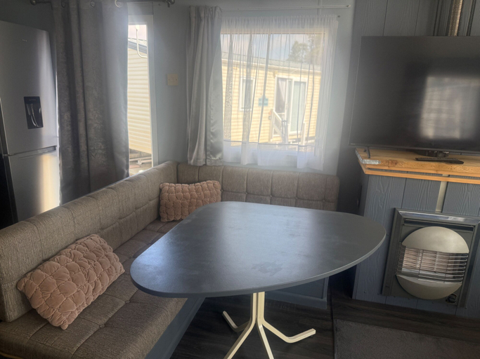 Interior 2, Caravan Sleeps 6 With Indoor Pool on Site, Essex