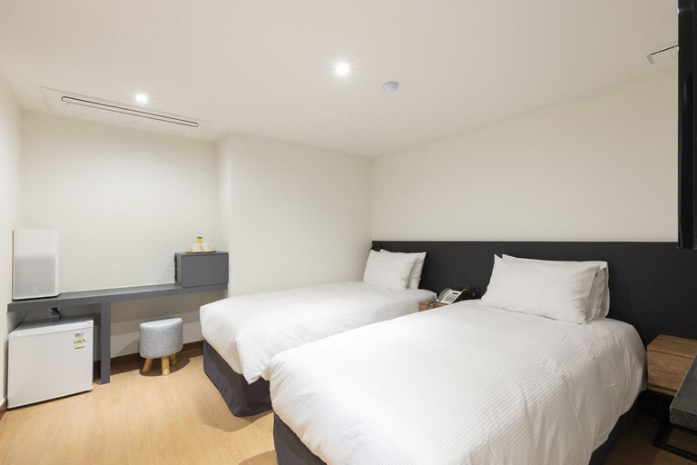 Bedroom 2, Hotel First Stay Myeongdong, Jung