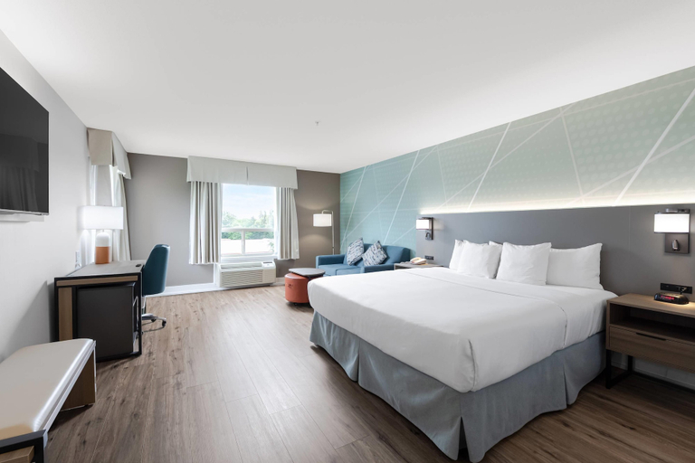 Bedroom 3, Comfort Inn & Suites Surrey, Greater Vancouver