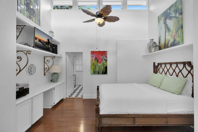 Room 5, Tropical Hideaway - Private Pool, Monroe