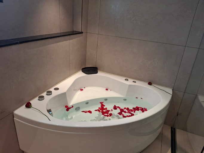 Bathroom 4, SRS Elegance, Bangalore