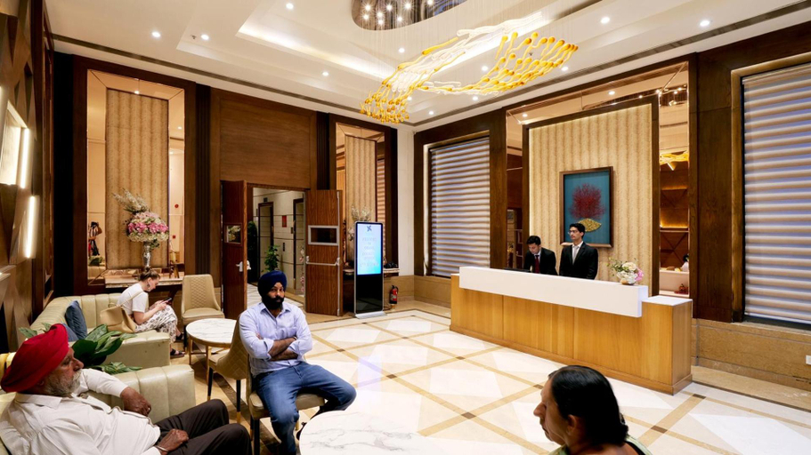 Public Area 2, Orana Aurnum, Delhi