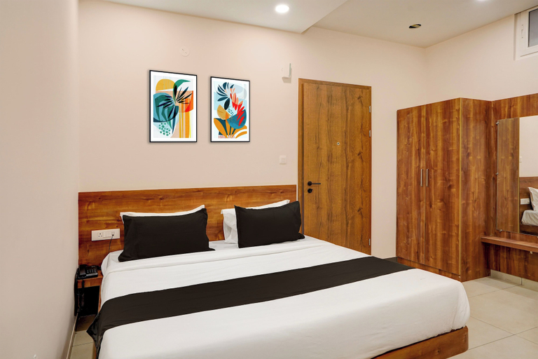 Room 3, Hotel O The Classic Crown, Bangalore