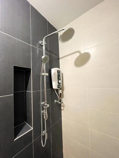 Bathroom 4, Pacific Tower Petaling Jaya Near Jaya One, Petaling Jaya
