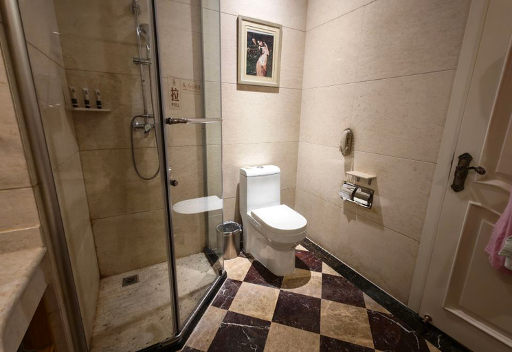 Bathroom 4, Royal Hotel, Luliang