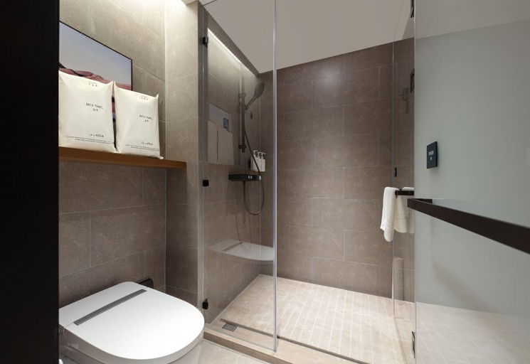 Bathroom 3, Atour Hotel Yantai Railway Station South Street, Yantai