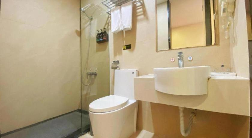 Bathroom 3, Wenxing Hotel Dongguan Qifeng Branch, Dongguan