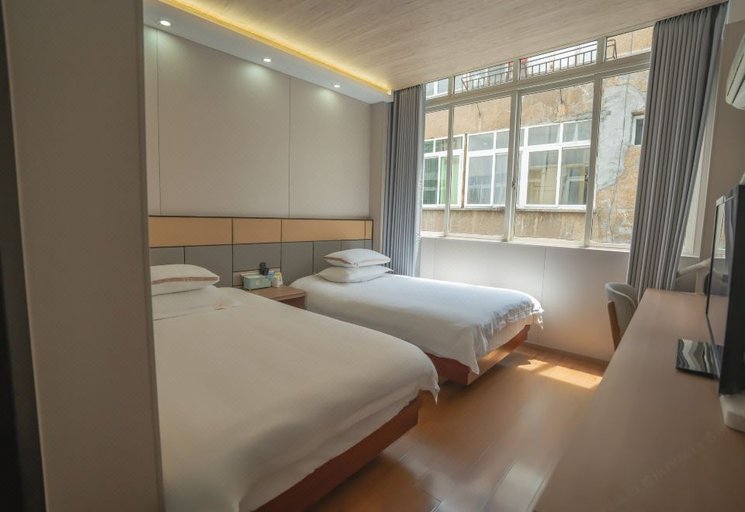 Bedroom 5, Kangliang Hotel, Garzê Tibetan